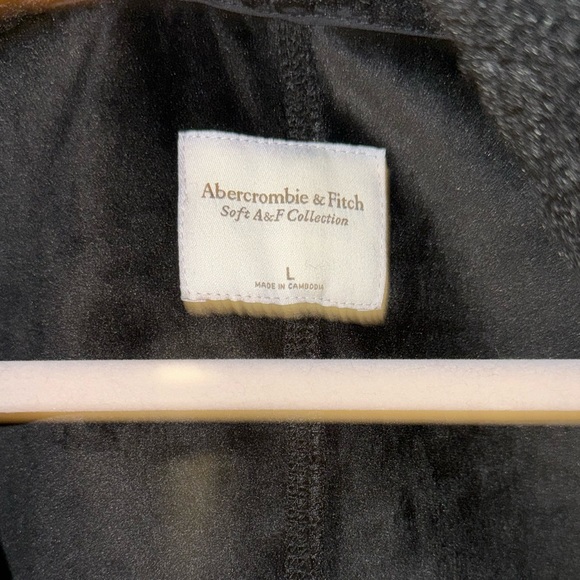 Abercrombie Sherpa Jacket - Picture 3 of 3